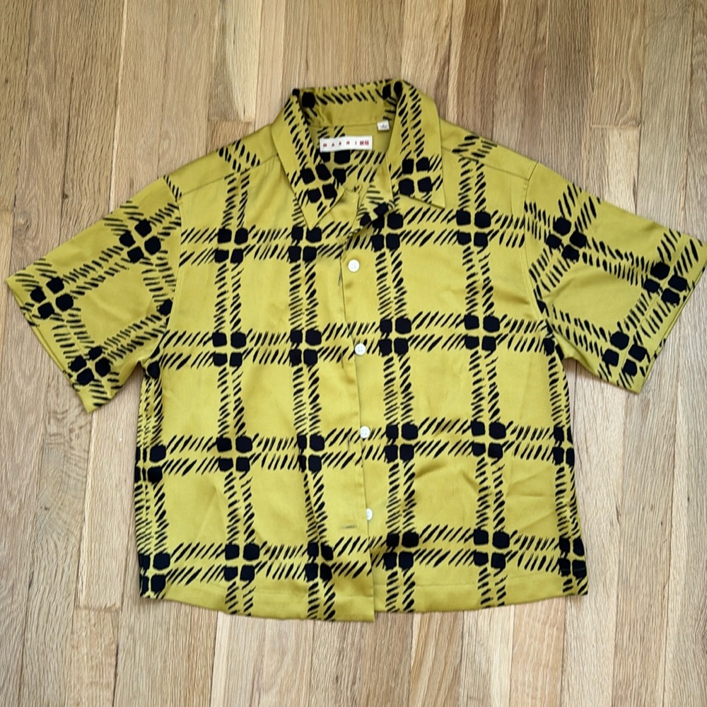 Uniqlo X Marni silky short sleeve shirt, Size S.